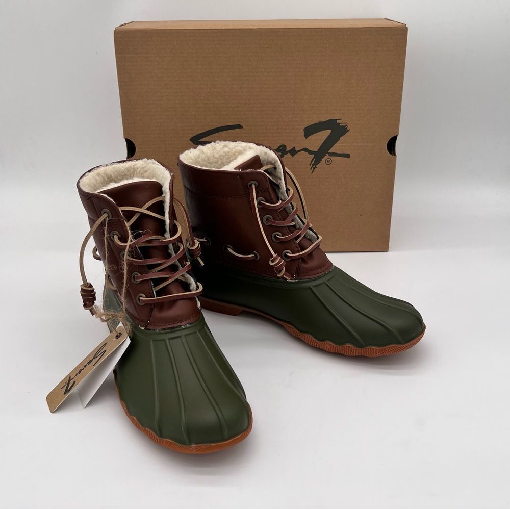 New in box! SEVEN7 Women’s Speyside Duck Boot Olive (various sizes) - Picture 2 of 10